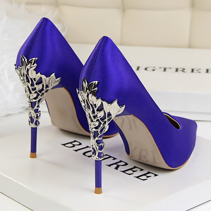 Elegant Metal Carved Silk High Heel Women Pumps