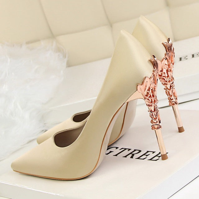 Elegant Metal Carved Silk High Heel Women Pumps