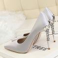 Elegant Metal Carved Silk High Heel Women Pumps