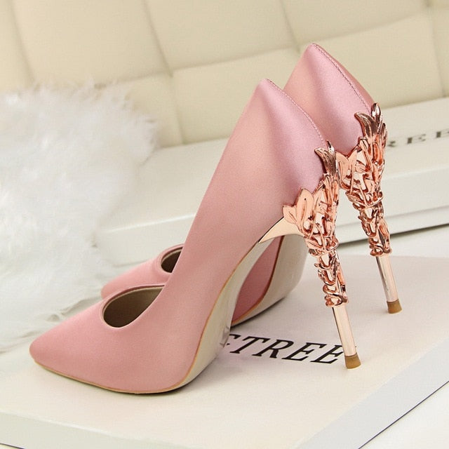 Elegant Metal Carved Silk High Heel Women Pumps